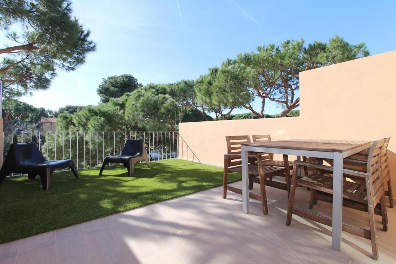 Petit Bijou - Beach Apartment III กาสเตย์เดเฟลส์ ภายนอก รูปภาพ